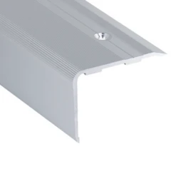 Nez De Marche Strié Percé Jupe Large Alu Incolore 48 X 34 Mm Longueur 3 Mètres Romus 15003 -Outils Séries Magasin 1500